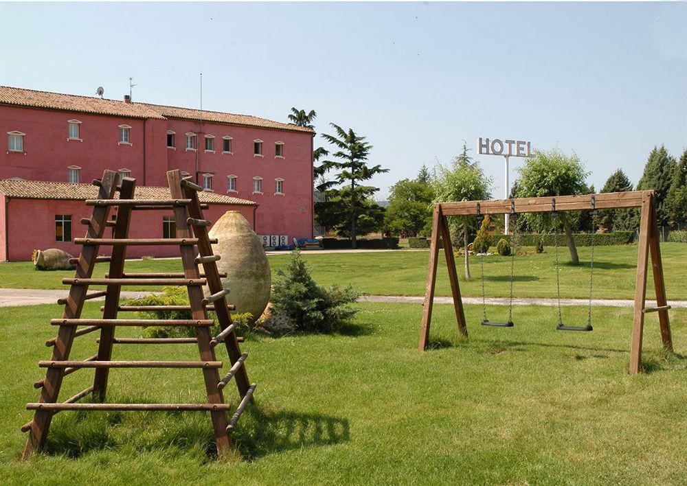 Hotel San Camilo Navarrete Einrichtungen foto