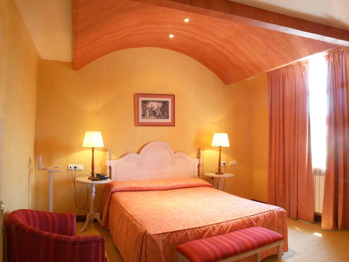 Hotel San Camilo Navarrete Zimmer foto